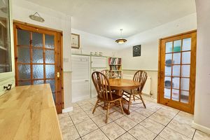 Kitchen Breakfast Room- click for photo gallery
